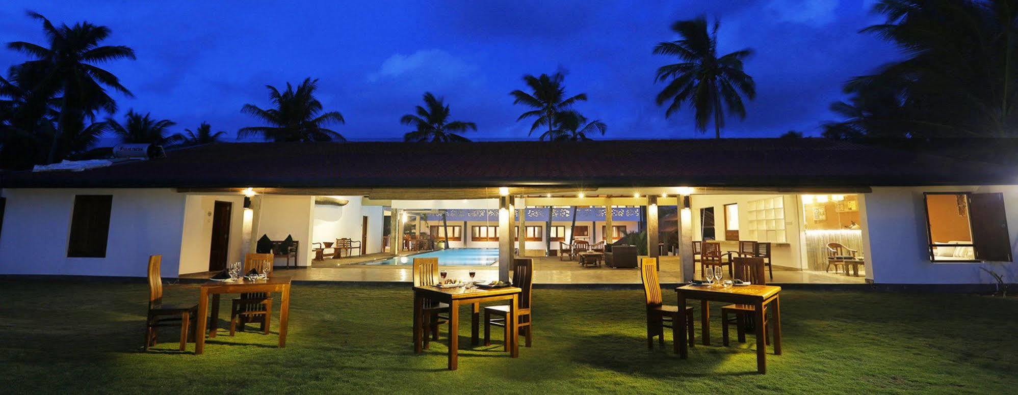 The Beach Boutique Uswetakeiyawa Buitenkant foto